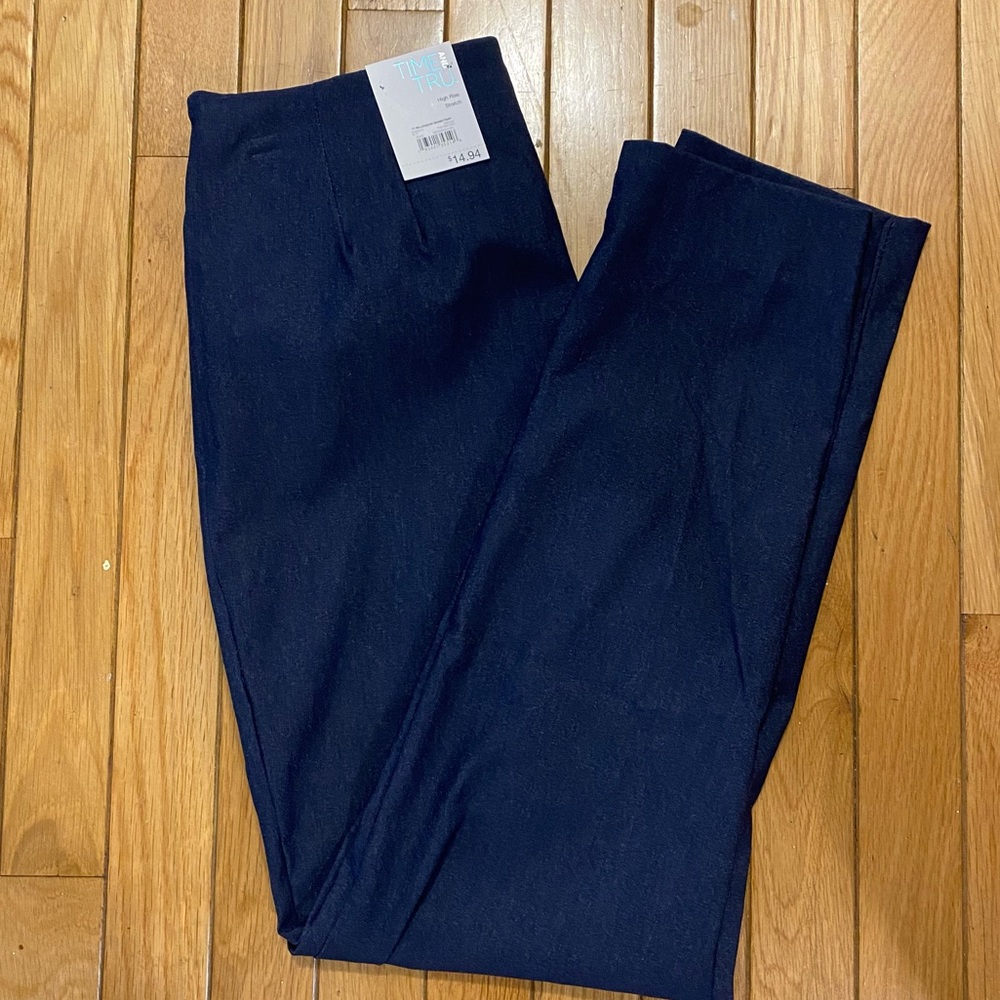 NWT Time & Tru Millennium Skinny Pant